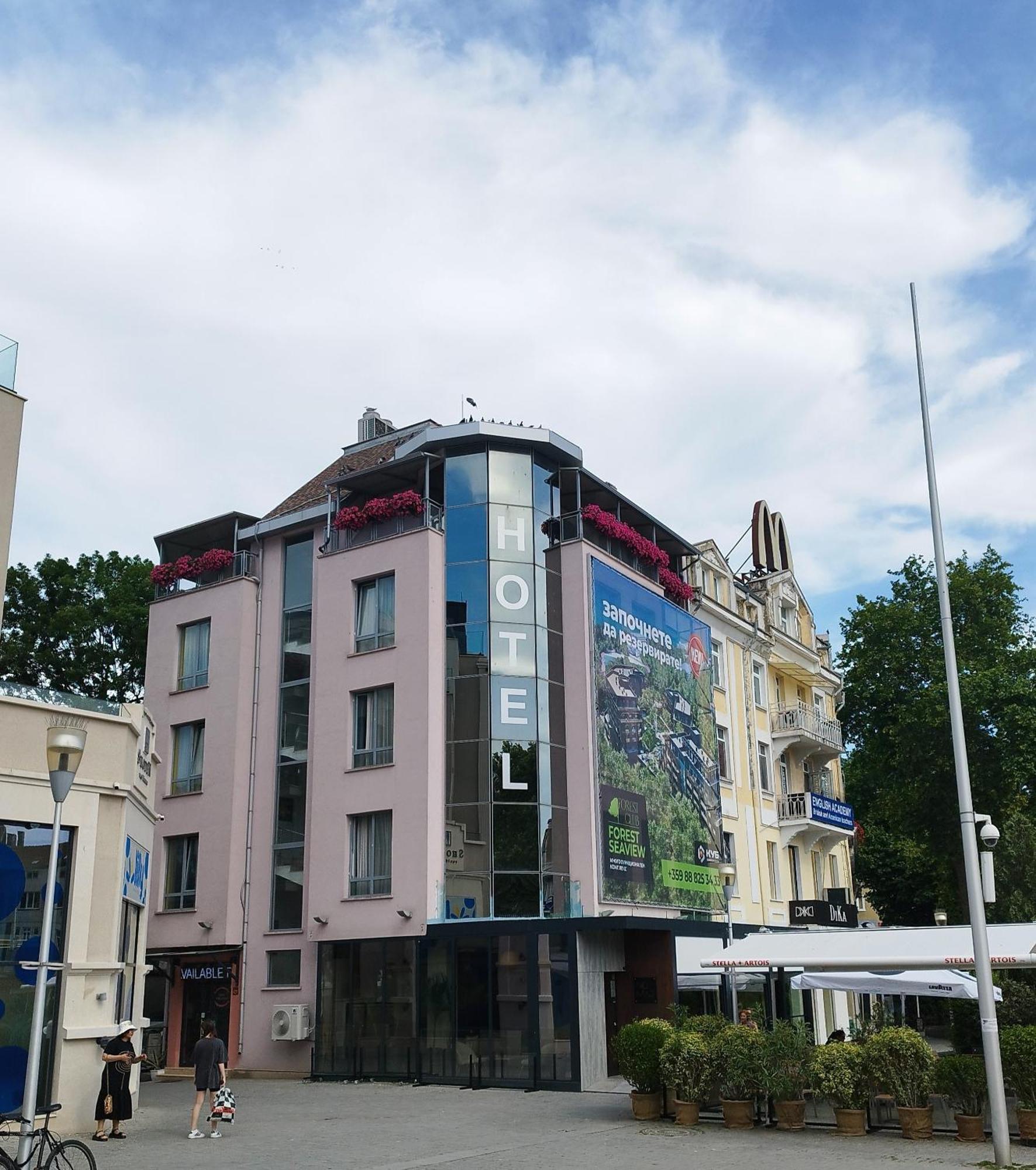 Family Hotel Opera Plaza- Former City Mark Hotel Варна Екстер'єр фото